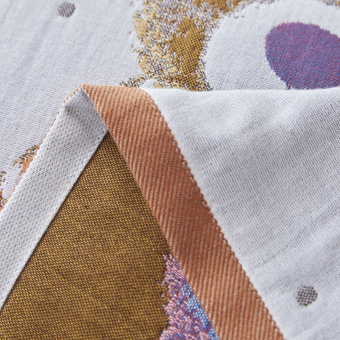 91家纺网 家纺一手货源 找家纺 爱港家纺 2025新款全棉纱布-萌宠治愈系列枕巾 樱桃熊52*75cm