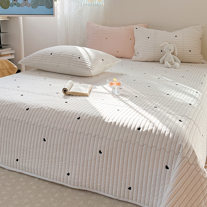 91家纺网 家纺一手货源 找家纺 优悦生活馆 2025新款亲肤舒适水洗棉夹棉床盖 暖心-白