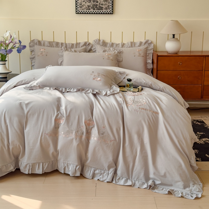 91家纺网 家纺一手货源 找家纺 U品汇 A类全棉色织水洗棉刺绣花四件套纯棉100%棉韩版公主风立体花朵 春野浪漫-时尚灰