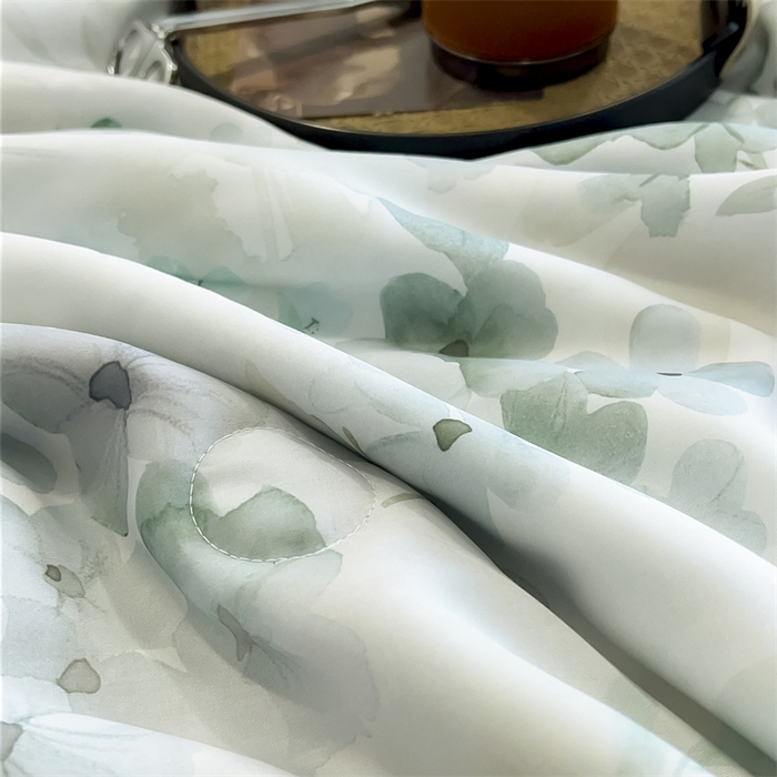 91家纺网 家纺一手货源 找家纺 朵希曼2025新款50天丝宽边夏被和夏被四件套系列 春熙花语 绿