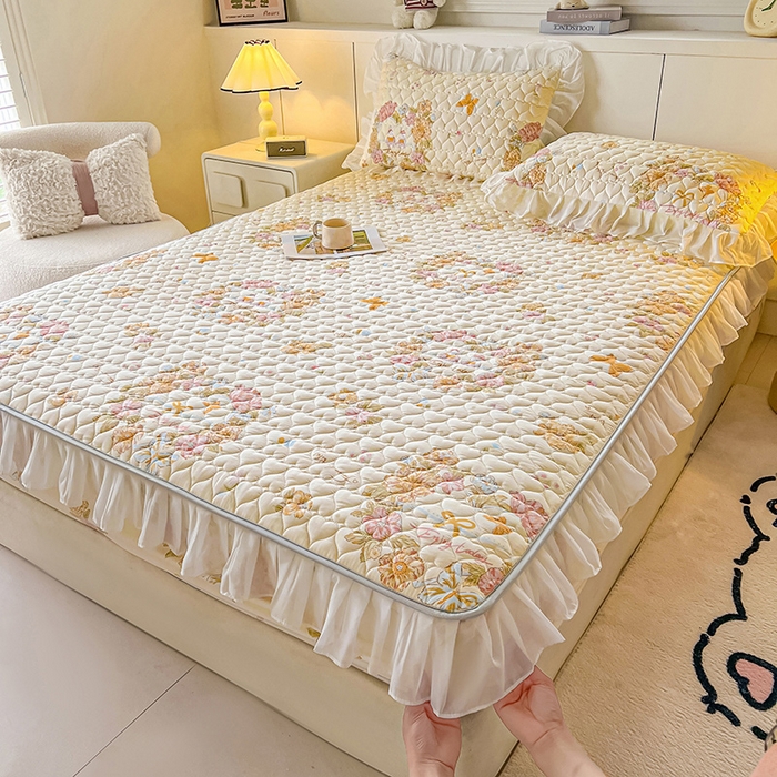 91家纺网 家纺一手货源 找家纺 眠势力 2025新款韩版花边床笠雪纺公主风ins夹棉四季款床罩保护套 花语满园