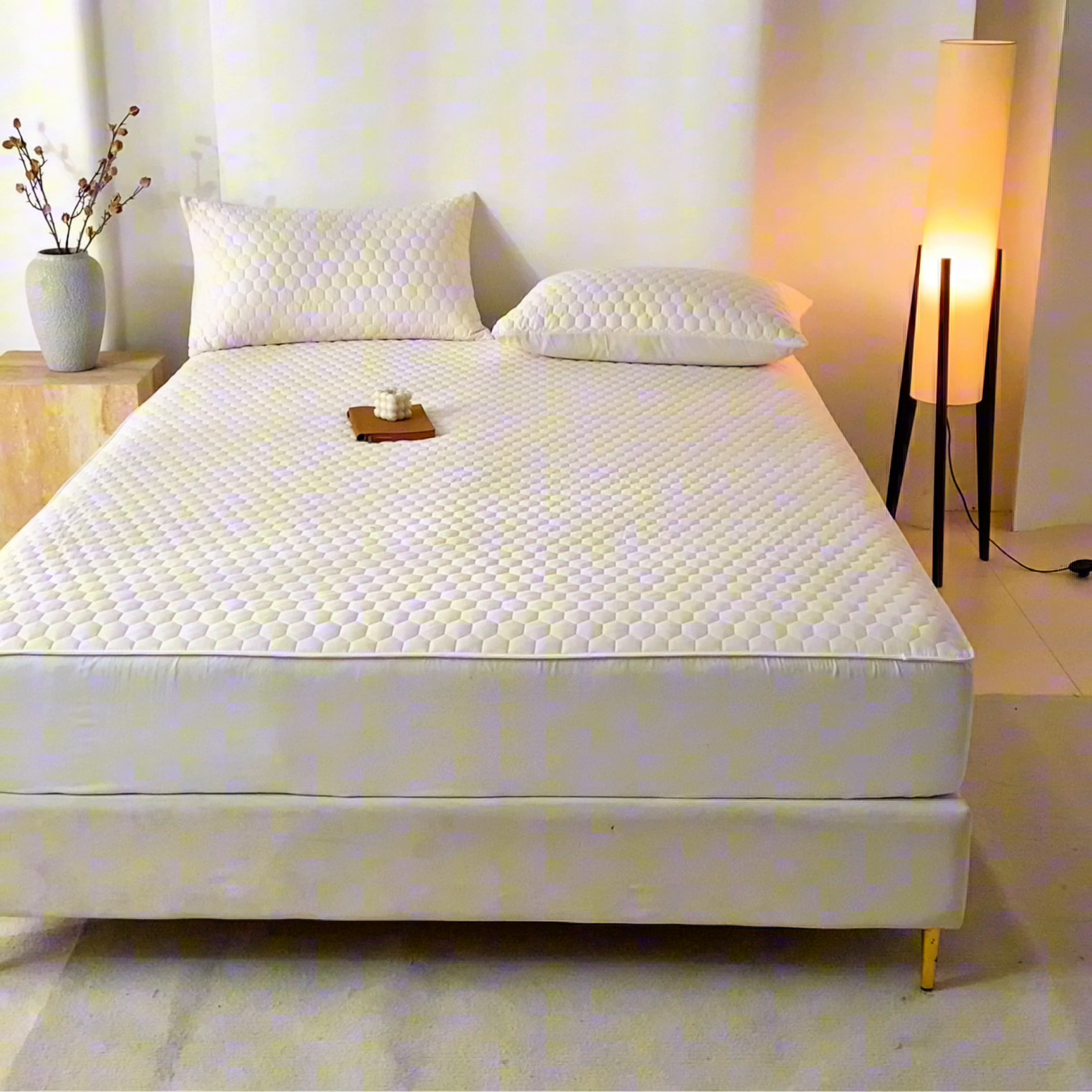 91家纺网 家纺一手货源 找家纺 优悦生活馆 2025新款亲肤水洗棉夹棉防水床笠 方格-白