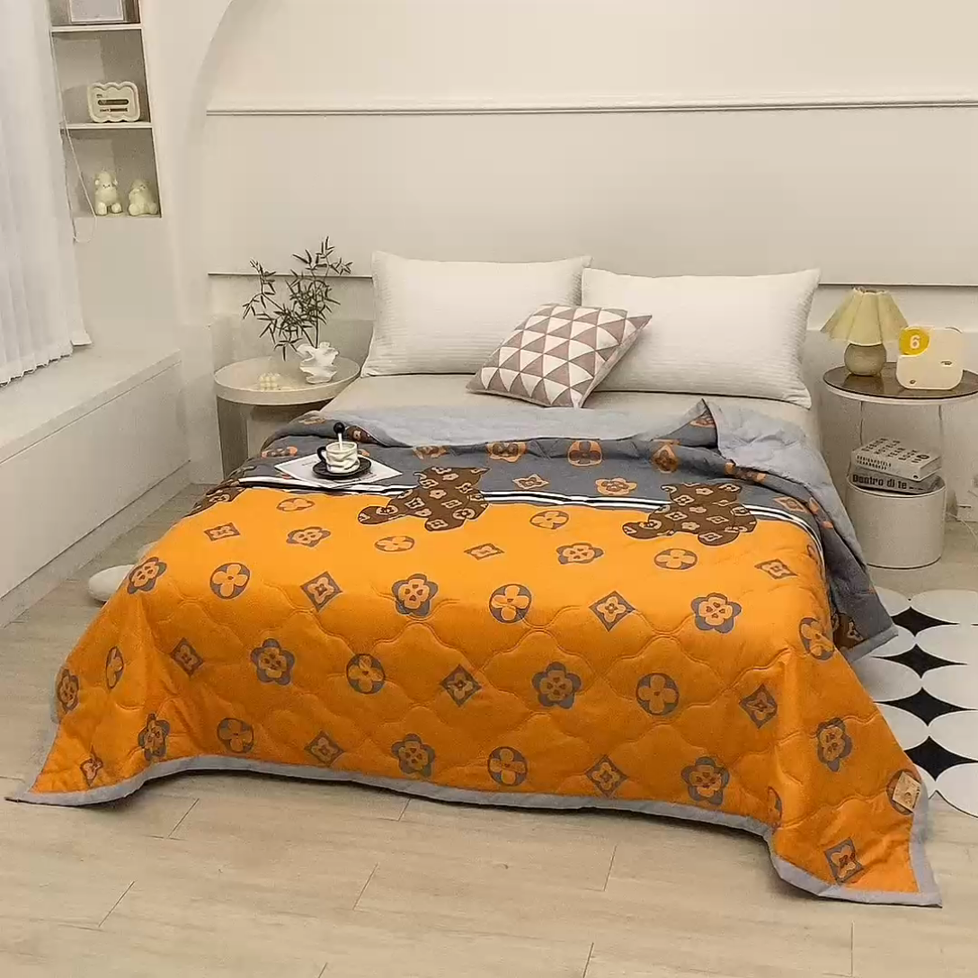 91家纺网 家纺一手货源 找家纺 爱派  2025新款直播爆款印花水洗棉夏被夏凉被空调被被子被芯 潮牌熊