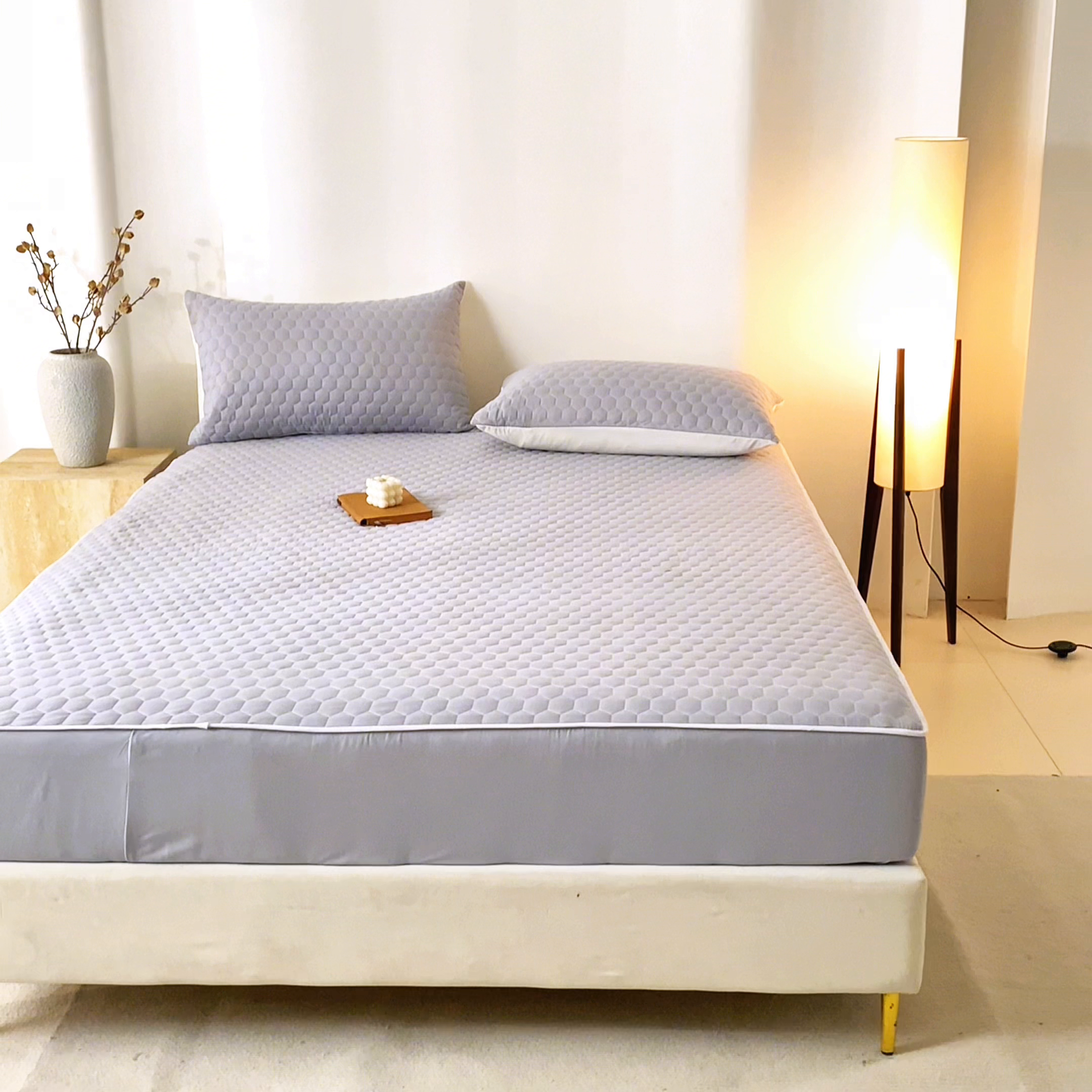 91家纺网 家纺一手货源 找家纺 优悦生活馆 2025新款亲肤水洗棉夹棉防水床笠 方格-蓝