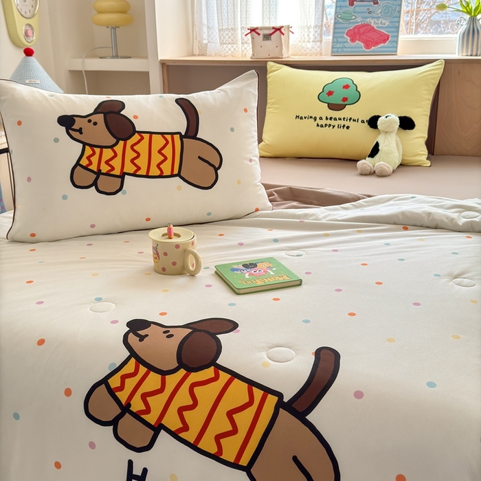 91家纺网 家纺一手货源 找家纺 星期八 2025新款针织棉夏被四件套 腊肠狗