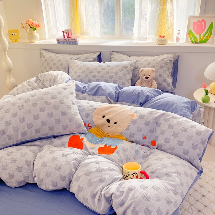 91家纺网 家纺一手货源 找家纺 千朵 2025新款全棉提花四件套 歪头小熊