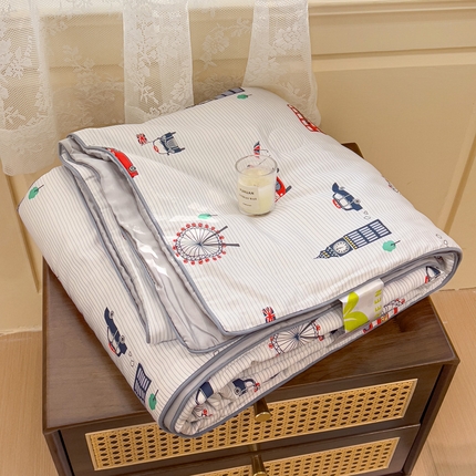91家纺网 家纺一手货源 找家纺 十九色 2025新款50莱赛尔印花儿童夏被 伦敦巴士