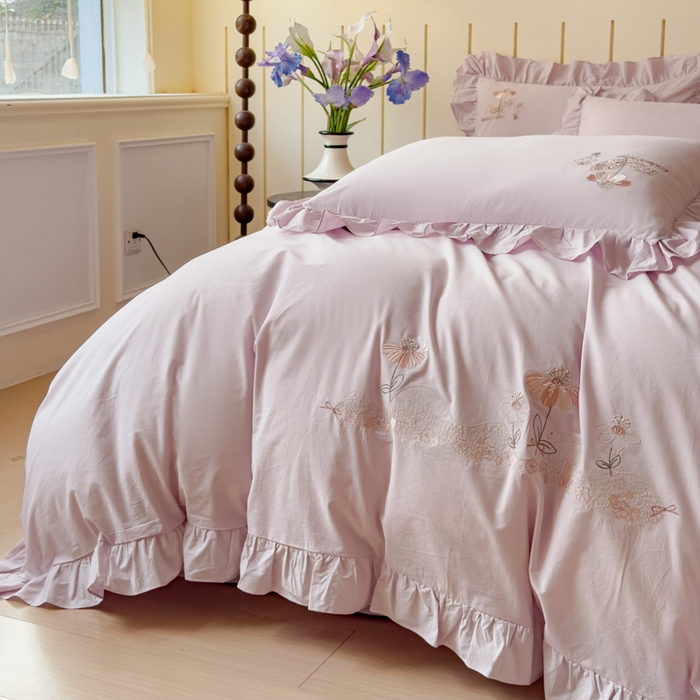 91家纺网 家纺一手货源 找家纺 U品汇 A类全棉色织水洗棉刺绣花四件套纯棉100%棉韩版公主风立体花朵 春野浪漫-薰衣紫