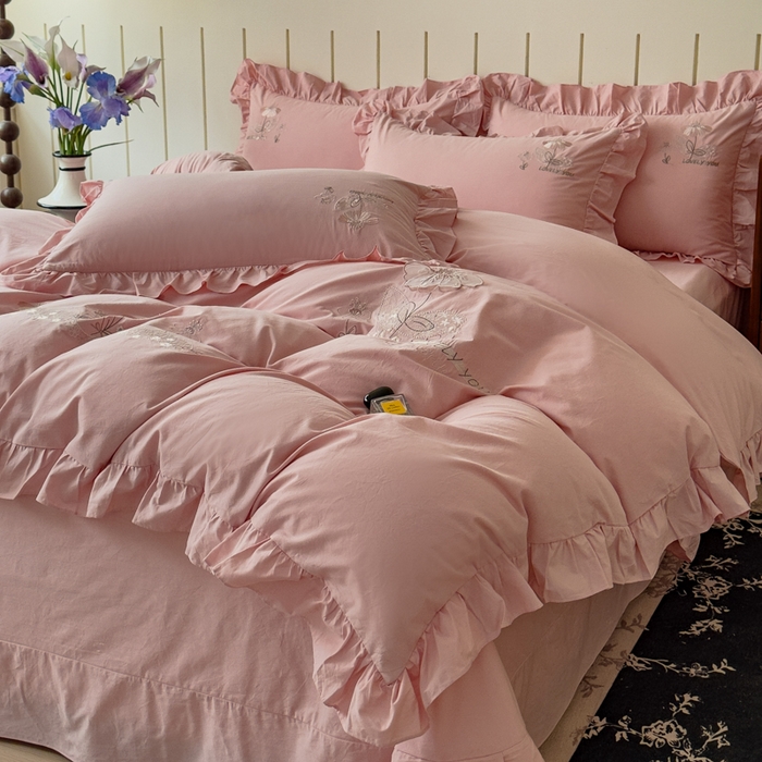 91家纺网 家纺一手货源 找家纺 U品汇 A类全棉色织水洗棉刺绣花四件套纯棉100%棉韩版公主风立体花朵 春野浪漫-豆沙