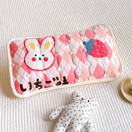 91家纺网 家纺一手货源 找家纺 （总）禧缘家纺（原梦想家） 2025新款A类儿童幼儿园学生宿舍绑带款夹棉床单全棉夹棉软垫枕套 