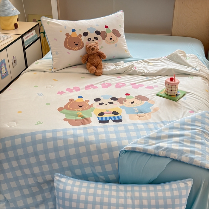 91家纺网 家纺一手货源 找家纺 星期八 2025新款针织棉夏被四件套 快乐伙伴