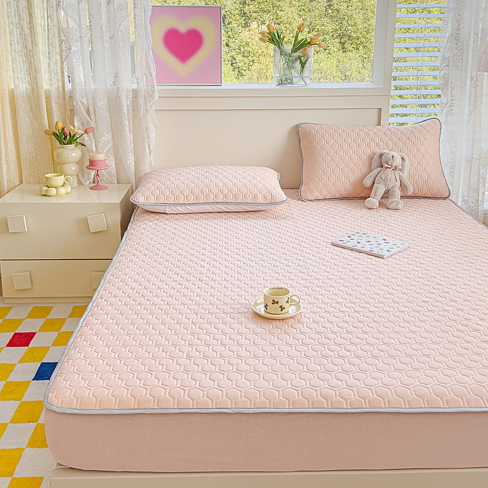 91家纺网 家纺一手货源 找家纺 小萌虎 2025新款凉感丝胶质凉席床笠款 粉玉