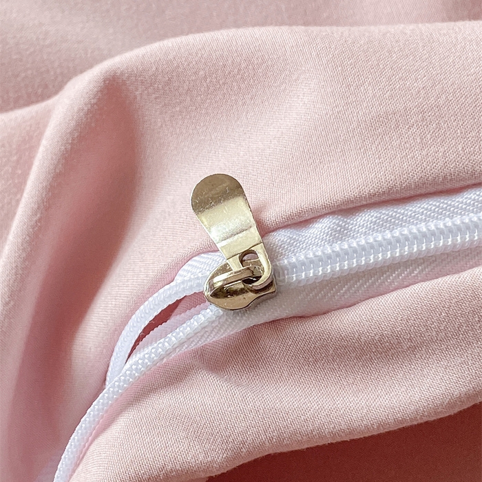 91家纺网 家纺一手货源 找家纺 庭笙 2025新款小香风满版刺绣蝴蝶小清新四件套—黑巧可可 浅豆粉