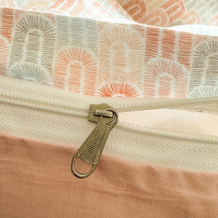 91家纺网 家纺一手货源 找家纺 眷恋家纺 2025年春夏全棉铂金棉13376数码印花四件套 梦幻南瓜-粉