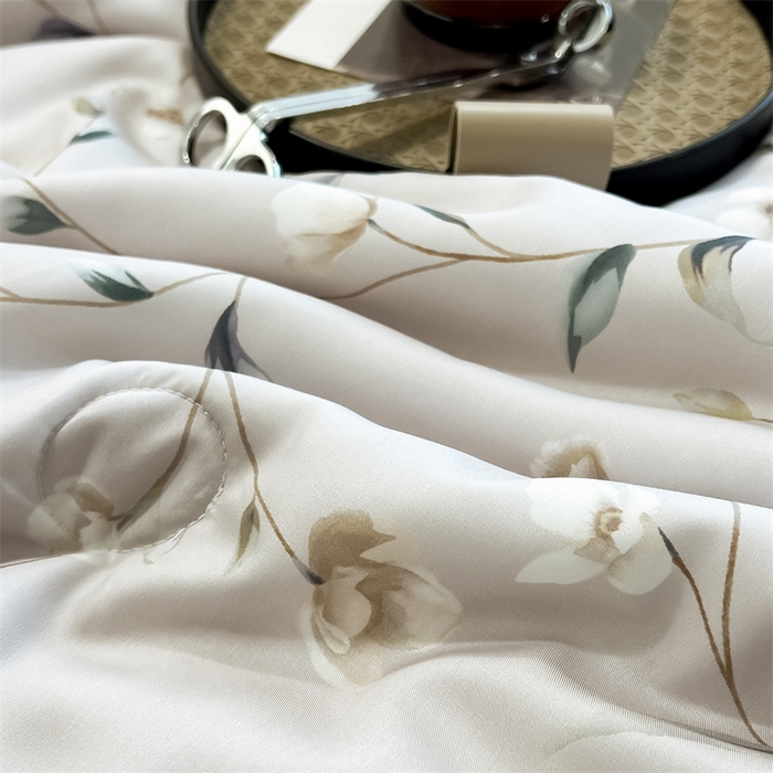 91家纺网 家纺一手货源 找家纺 朵希曼2025新款50天丝宽边夏被和夏被四件套系列 姜茉