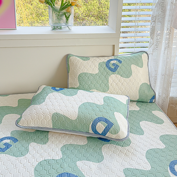 91家纺网 家纺一手货源 找家纺 小萌虎 2025新款凉感丝胶质凉席床笠款 波浪字母