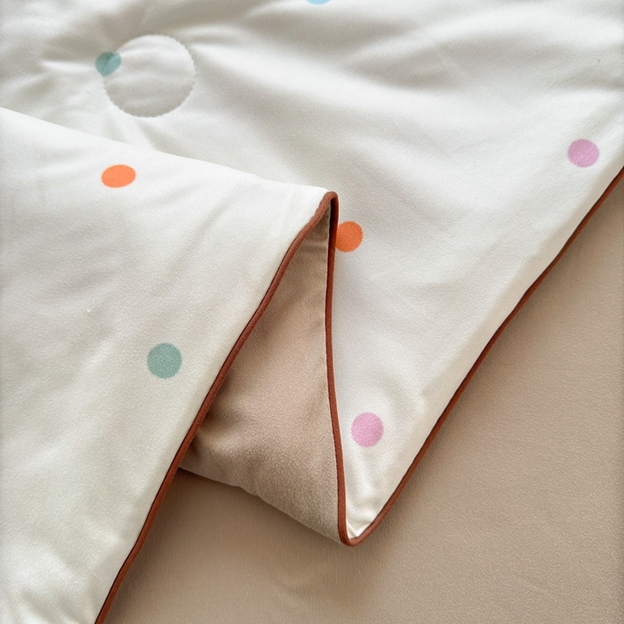 91家纺网 家纺一手货源 找家纺 星期八 2025新款针织棉夏被四件套 腊肠狗