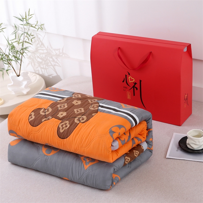 91家纺网 家纺一手货源 找家纺 爱派  2025新款直播爆款印花水洗棉夏被夏凉被空调被被子被芯 潮牌熊