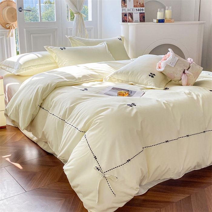 91家纺网 家纺一手货源 找家纺 庭笙 2025新款小香风满版刺绣蝴蝶小清新四件套—黑巧可可 奶油白