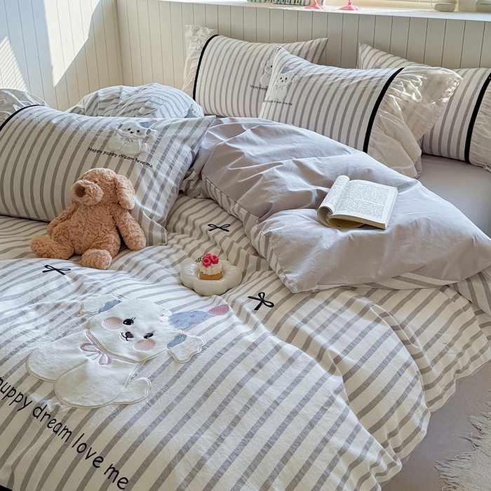 91家纺网 家纺一手货源 找家纺 优悦生活馆 2025新款全棉纯棉水洗棉印花四件套-牛奶小狗 牛奶小狗-灰