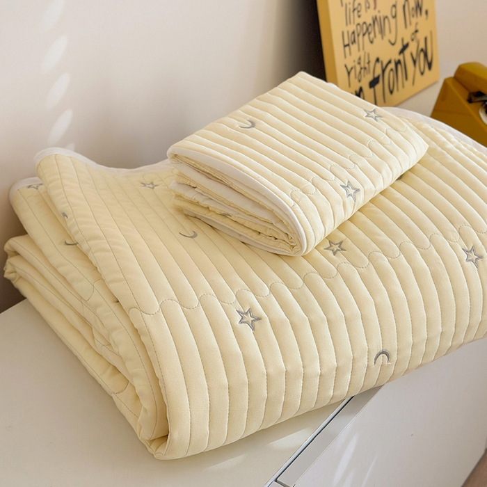 91家纺网 家纺一手货源 找家纺 优悦生活馆 2025新款亲肤舒适水洗棉夹棉床盖 星愿-黄