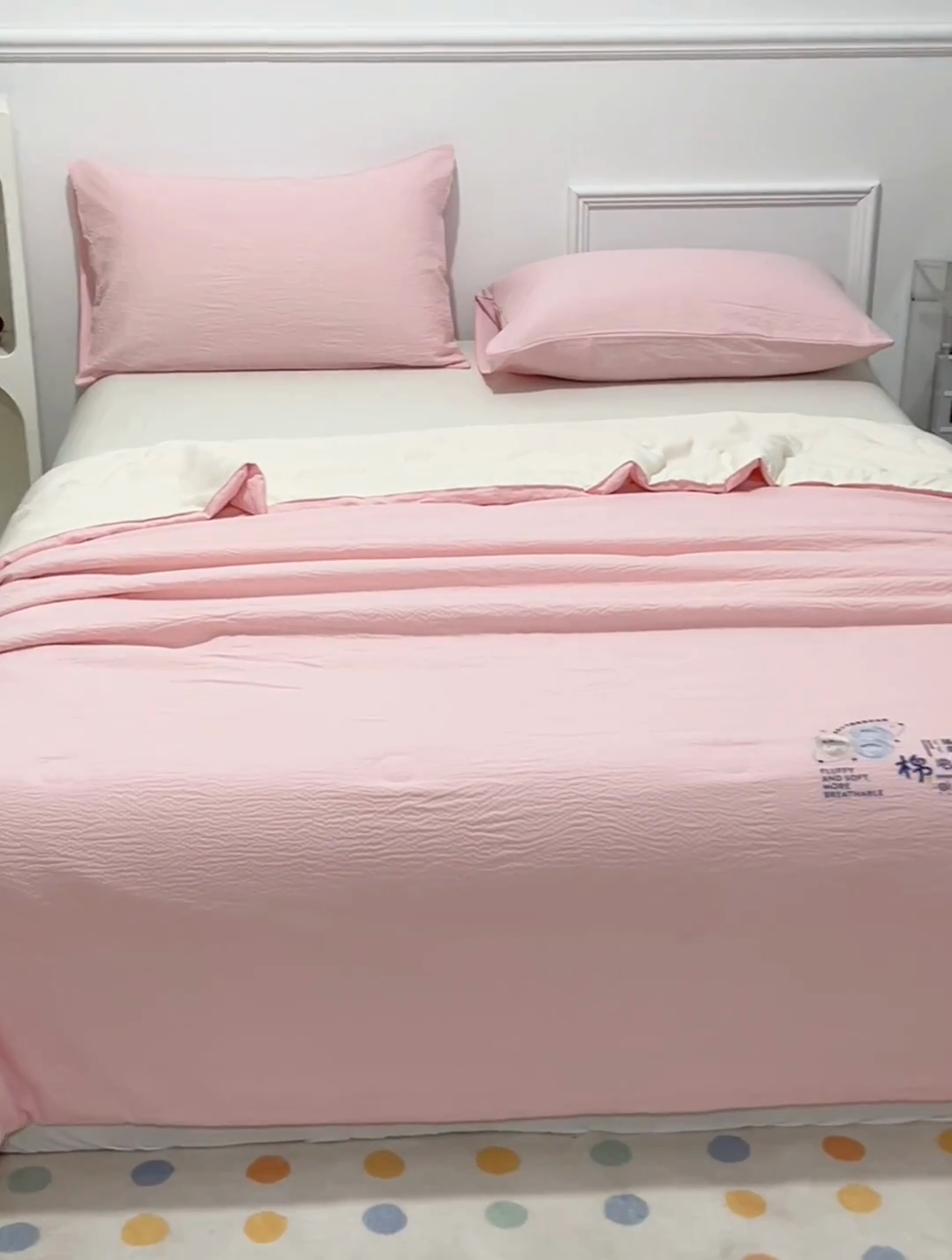 91家纺网 家纺一手货源 找家纺 天瑜家纺 2025新款亲肤舒适泡泡棉夏被 粉+米黄