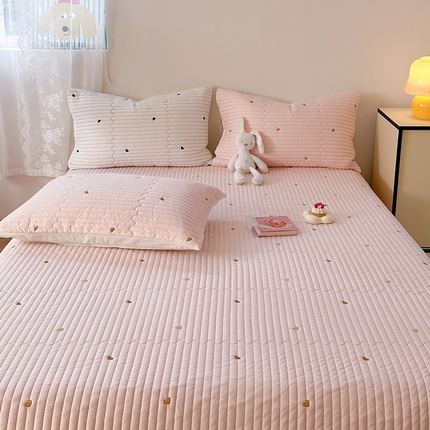 优悦生活馆 2025新款亲肤舒适水洗棉夹棉床盖 暖心-粉