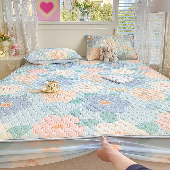 91家纺网 家纺一手货源 找家纺 （总）小萌虎 2025新款凉感丝胶质凉席床笠款