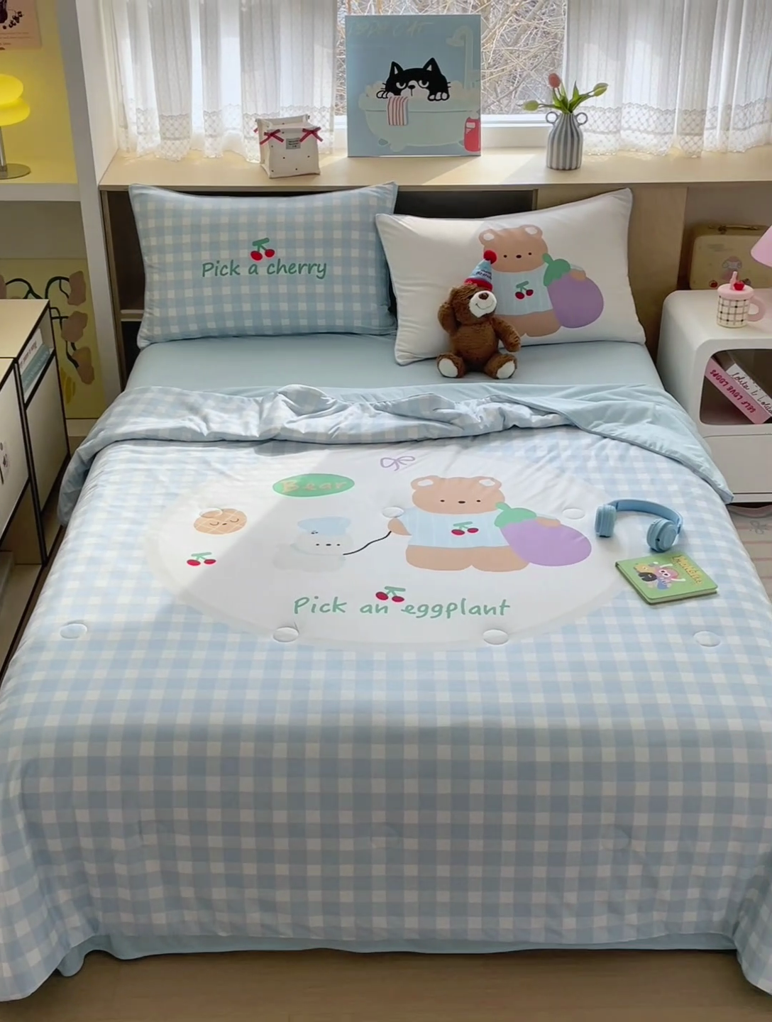 91家纺网 家纺一手货源 找家纺 星期八 2025新款针织棉夏被四件套 茄子小熊