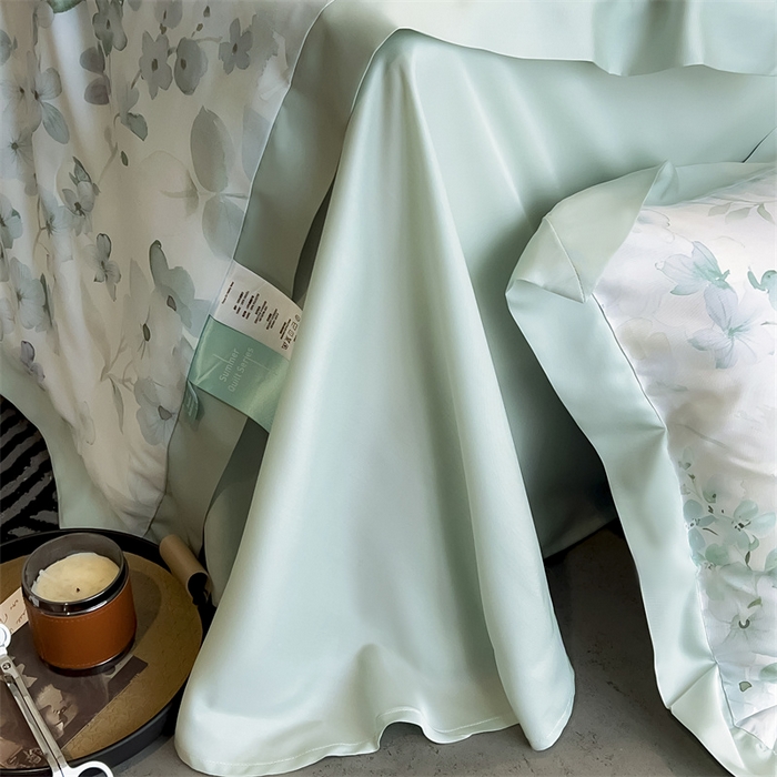91家纺网 家纺一手货源 找家纺 朵希曼2025新款50天丝宽边夏被和夏被四件套系列 春熙花语 绿