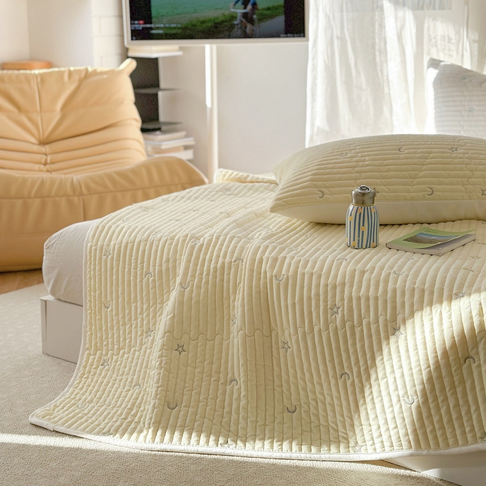 91家纺网 家纺一手货源 找家纺 优悦生活馆 2025新款亲肤舒适水洗棉夹棉床盖 星愿-黄