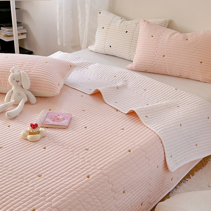 91家纺网 家纺一手货源 找家纺 优悦生活馆 2025新款亲肤舒适水洗棉夹棉床盖 暖心-粉