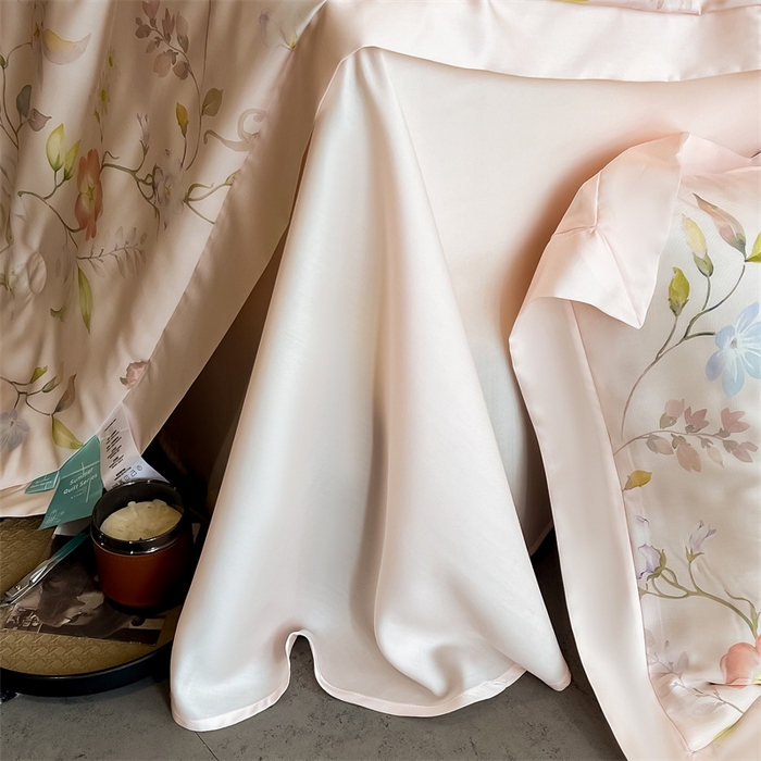 91家纺网 家纺一手货源 找家纺 朵希曼2025新款50天丝宽边夏被和夏被四件套系列 清风漫舞 浅粉