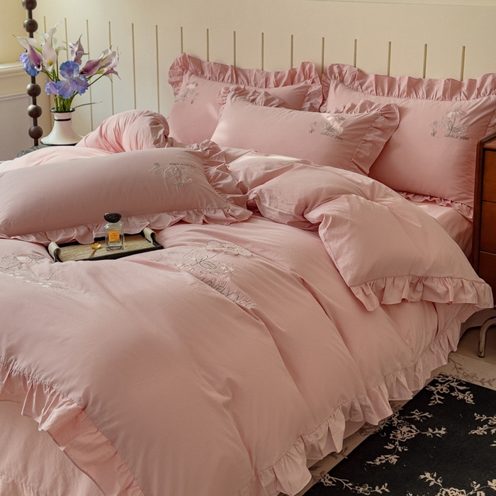 91家纺网 家纺一手货源 找家纺 U品汇 A类全棉色织水洗棉刺绣花四件套纯棉100%棉韩版公主风立体花朵 春野浪漫-豆沙