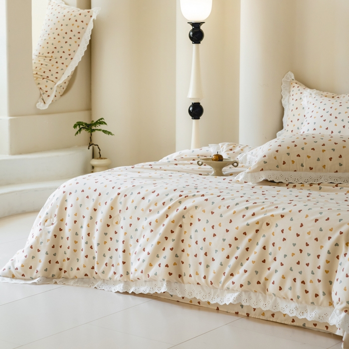 91家纺网 家纺一手货源 找家纺 绒世界 绒世界 2025新款双层纱韩版印花夏被四件套 心情