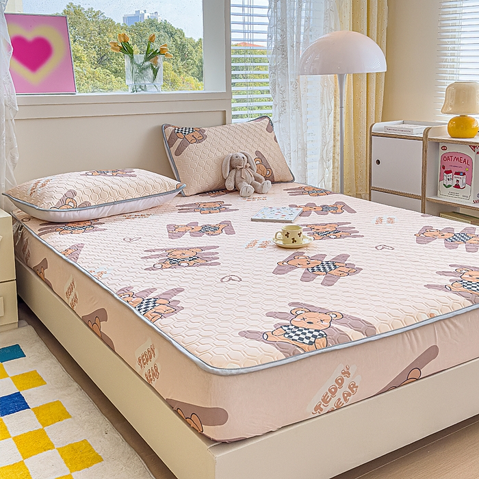 91家纺网 家纺一手货源 找家纺 小萌虎 2025新款凉感丝胶质凉席床笠款 方格熊咖