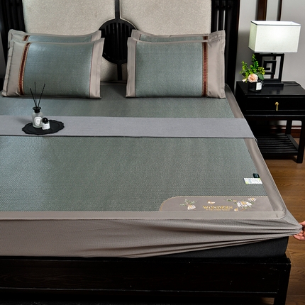 91家纺网 家纺一手货源 找家纺 小牛席业2025新款绣球花开-冰藤双面席系列（床笠款）凉席藤席冰藤席竹席空调席草席冰丝席豆豆席乳胶席三件套 绣球花开-冰藤床笠款（墨绿）