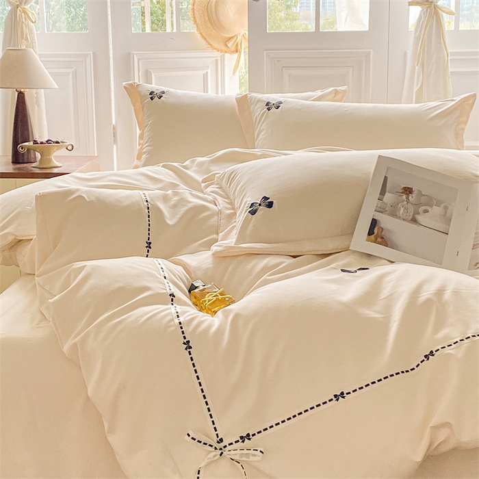 91家纺网 家纺一手货源 找家纺 庭笙 2025新款小香风满版刺绣蝴蝶小清新四件套—黑巧可可 米杏