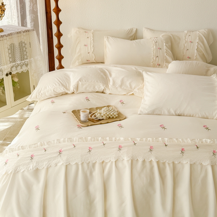 91家纺网 家纺一手货源 找家纺 米可 2025新款水洗棉蕾丝花边绣花工艺款四件套 玫瑰仙子-白粉