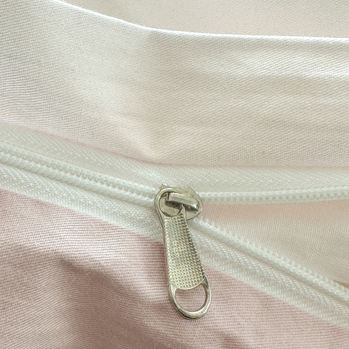 91家纺网 家纺一手货源 找家纺 眷恋家纺 2025年春夏全棉铂金棉13376数码印花四件套 欢乐园-粉（有小号）