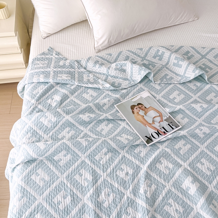 91家纺网 家纺一手货源 找家纺 悦然毛巾被 2025新款三层水洗全棉毛巾被 柔韵绿