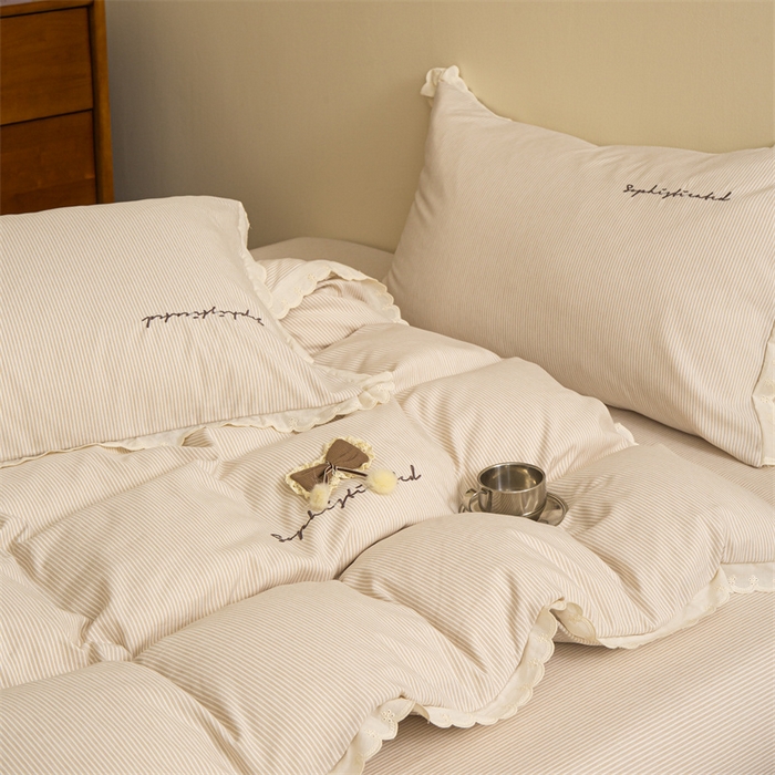 91家纺网 家纺一手货源 找家纺 庭笙 2025新款无印.色织条纹少女韩式小花边简约条纹四件套 色织条纹.米