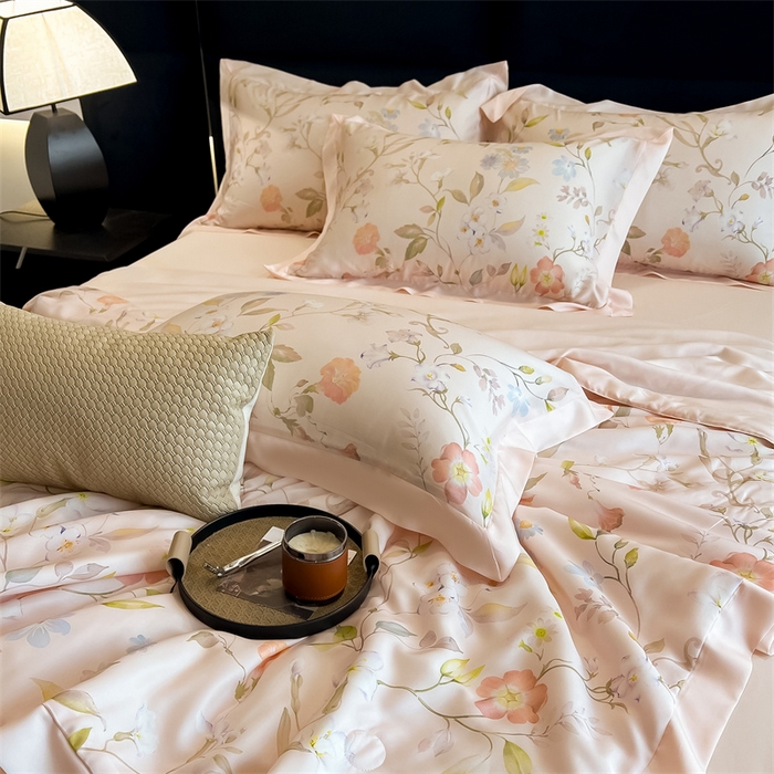 91家纺网 家纺一手货源 找家纺 朵希曼2025新款50天丝宽边夏被和夏被四件套系列 清风漫舞 浅粉