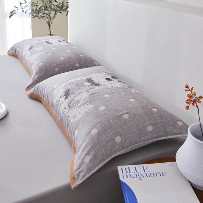 91家纺网 家纺一手货源 找家纺 爱港家纺 2025新款全棉纱布-萌宠治愈系列枕巾 朦胧狗52*75cm