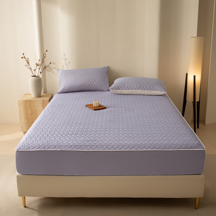 91家纺网 家纺一手货源 找家纺 优悦生活馆 2025新款亲肤水洗棉夹棉防水床笠 桃心-紫