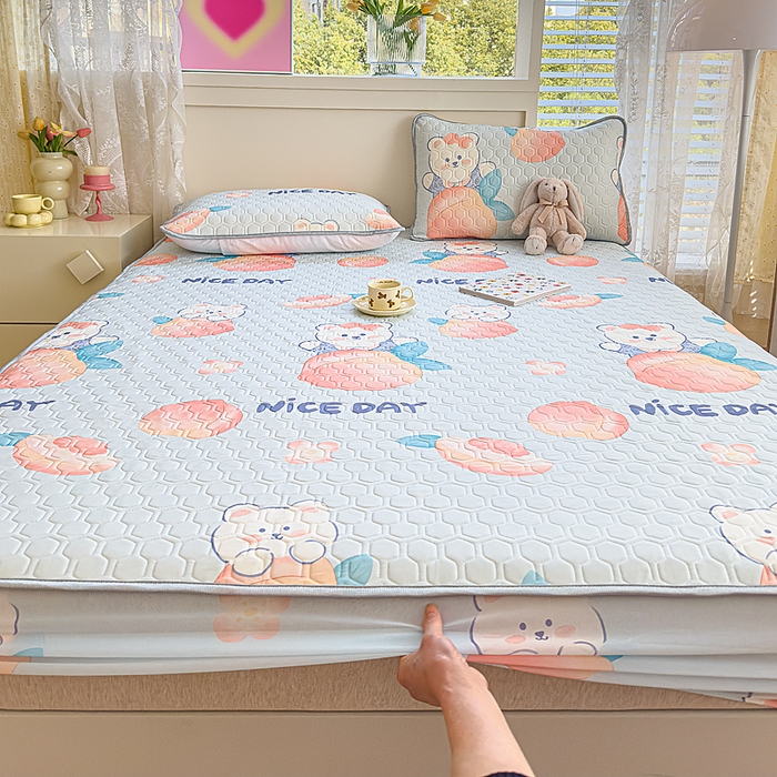 91家纺网 家纺一手货源 找家纺 小萌虎 2025新款凉感丝胶质凉席床笠款 水蜜桃