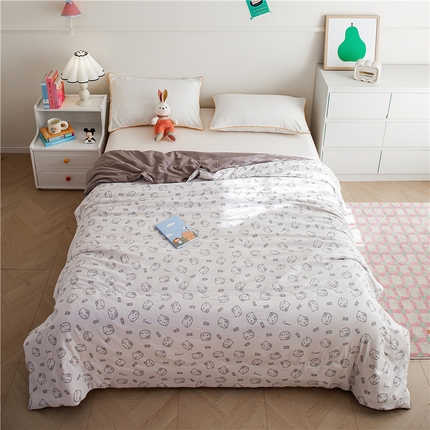 91家纺网 家纺一手货源 找家纺 艺菲阁家纺 2025新款卡通麻绳云感双层纱夏凉被 猫咪恋人