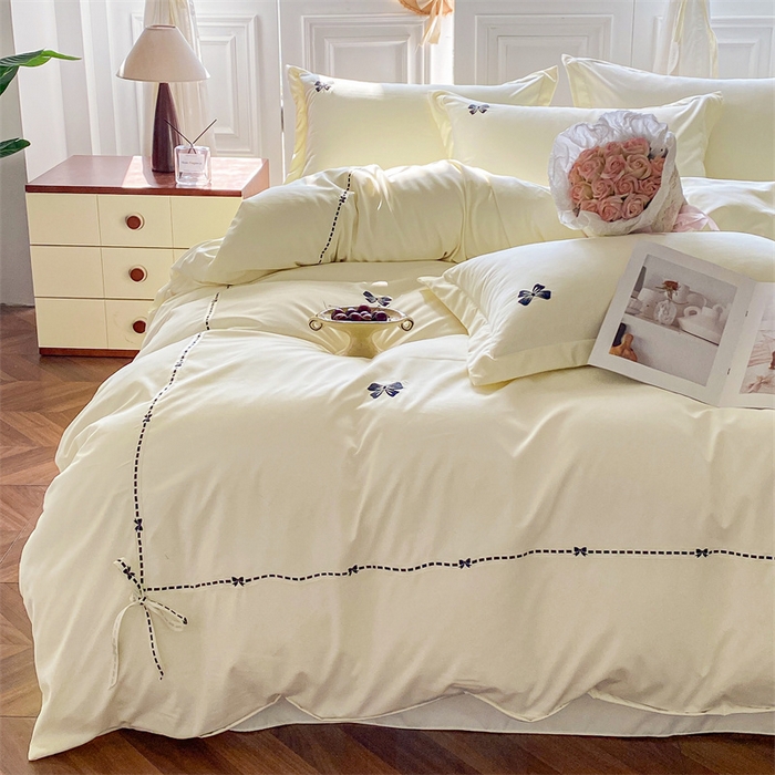 91家纺网 家纺一手货源 找家纺 庭笙 2025新款小香风满版刺绣蝴蝶小清新四件套—黑巧可可 奶油白