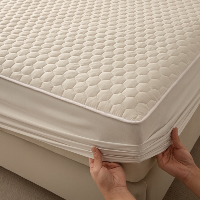 91家纺网 家纺一手货源 找家纺 优悦生活馆 2025新款亲肤水洗棉夹棉防水床笠 方格-白