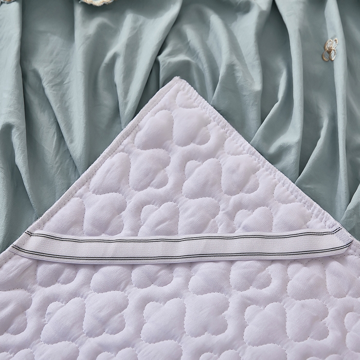 91家纺网 家纺一手货源 找家纺 家之硕家纺 2025新款云朵棉刺绣床裙四件套 明月灰